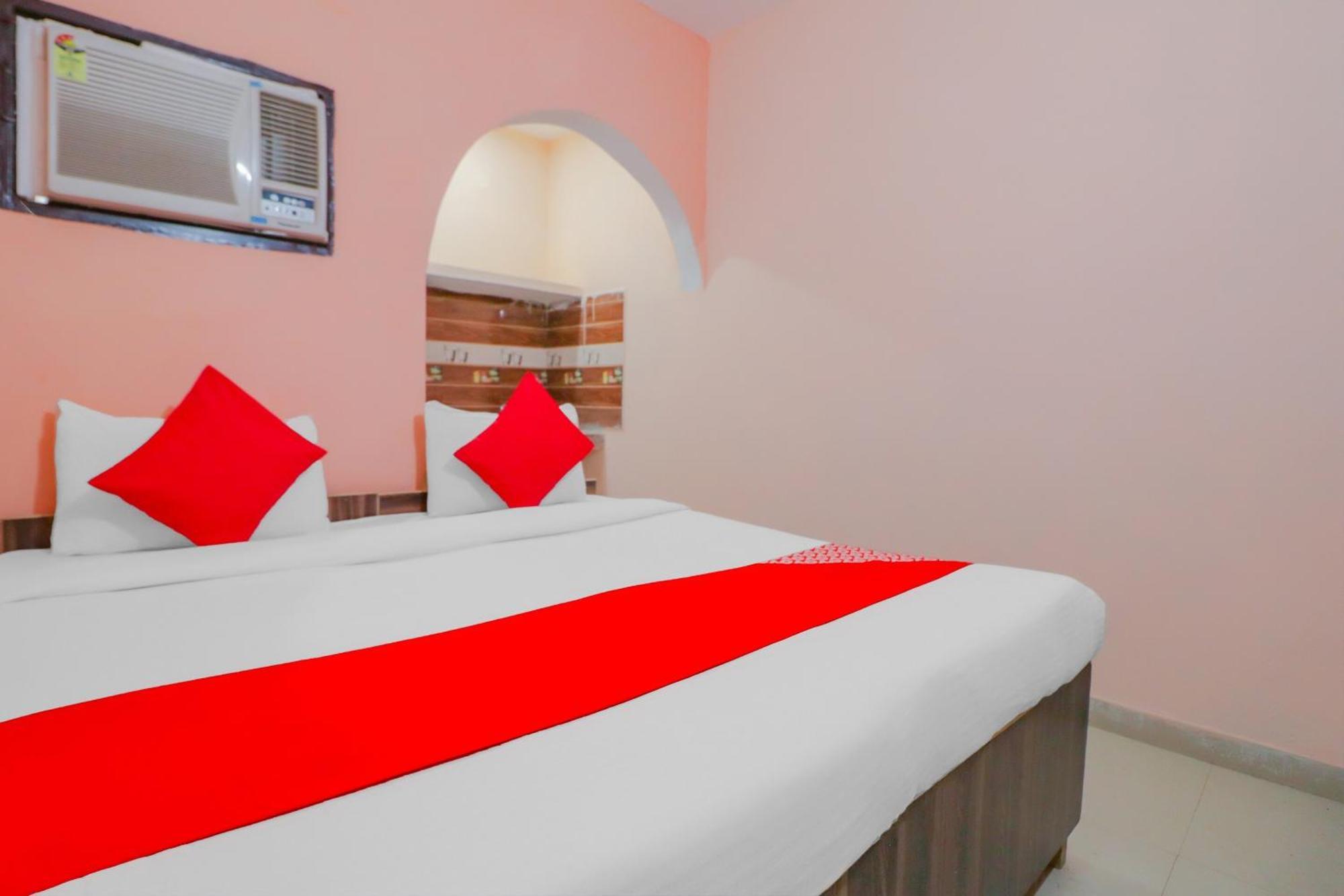 Hotel O Bhardwaj Guest House Garhi Harsaru Eksteriør billede