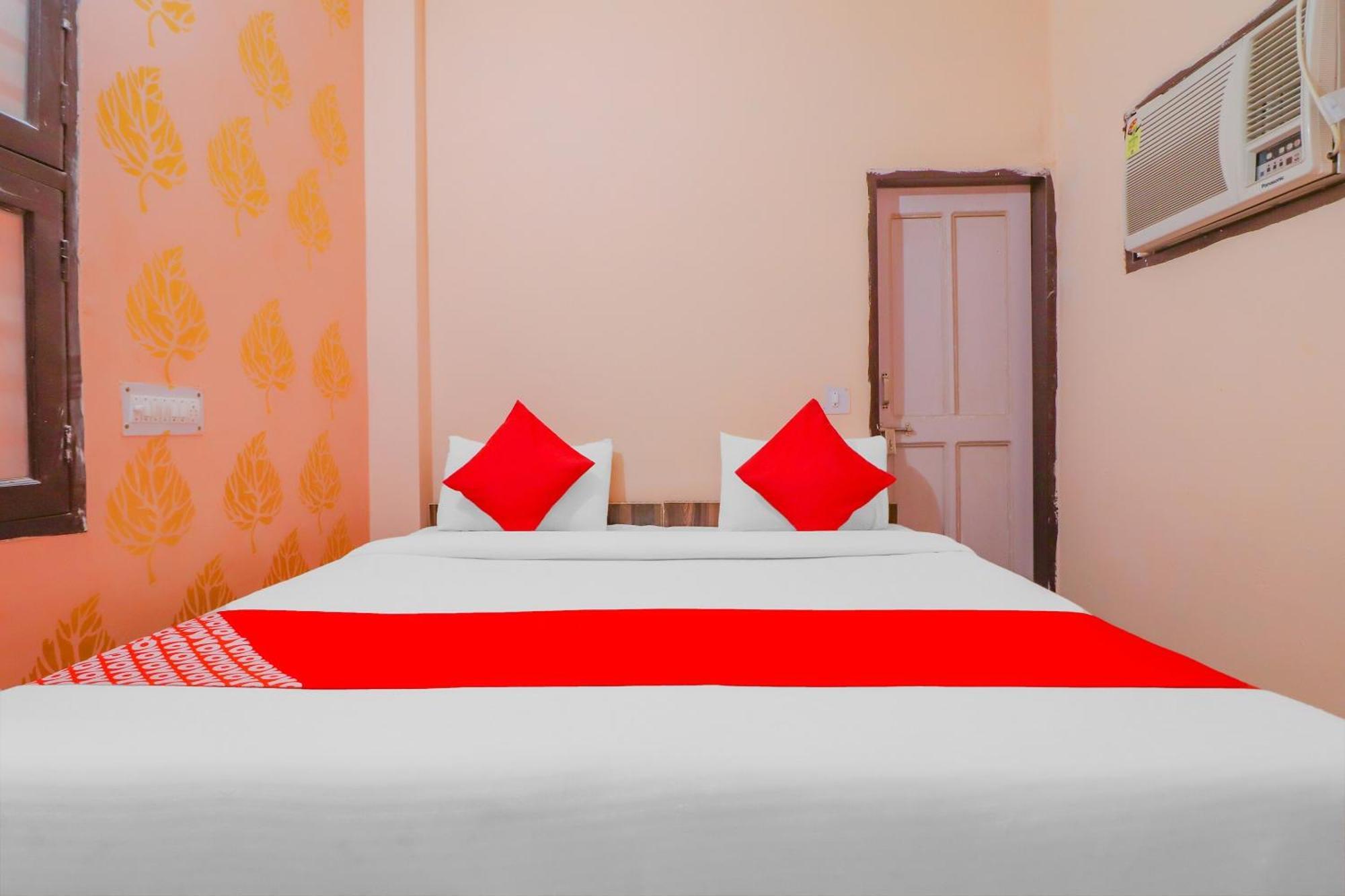 Hotel O Bhardwaj Guest House Garhi Harsaru Eksteriør billede