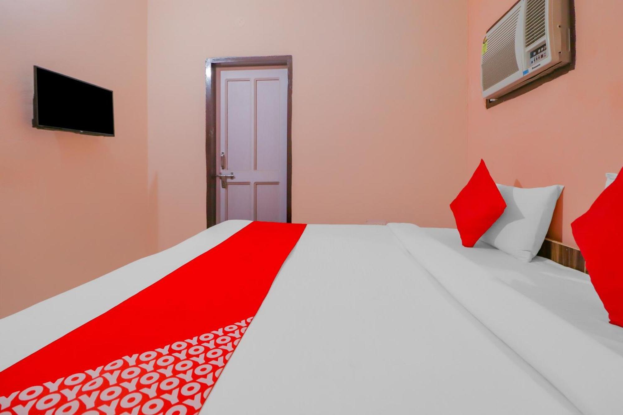 Hotel O Bhardwaj Guest House Garhi Harsaru Eksteriør billede