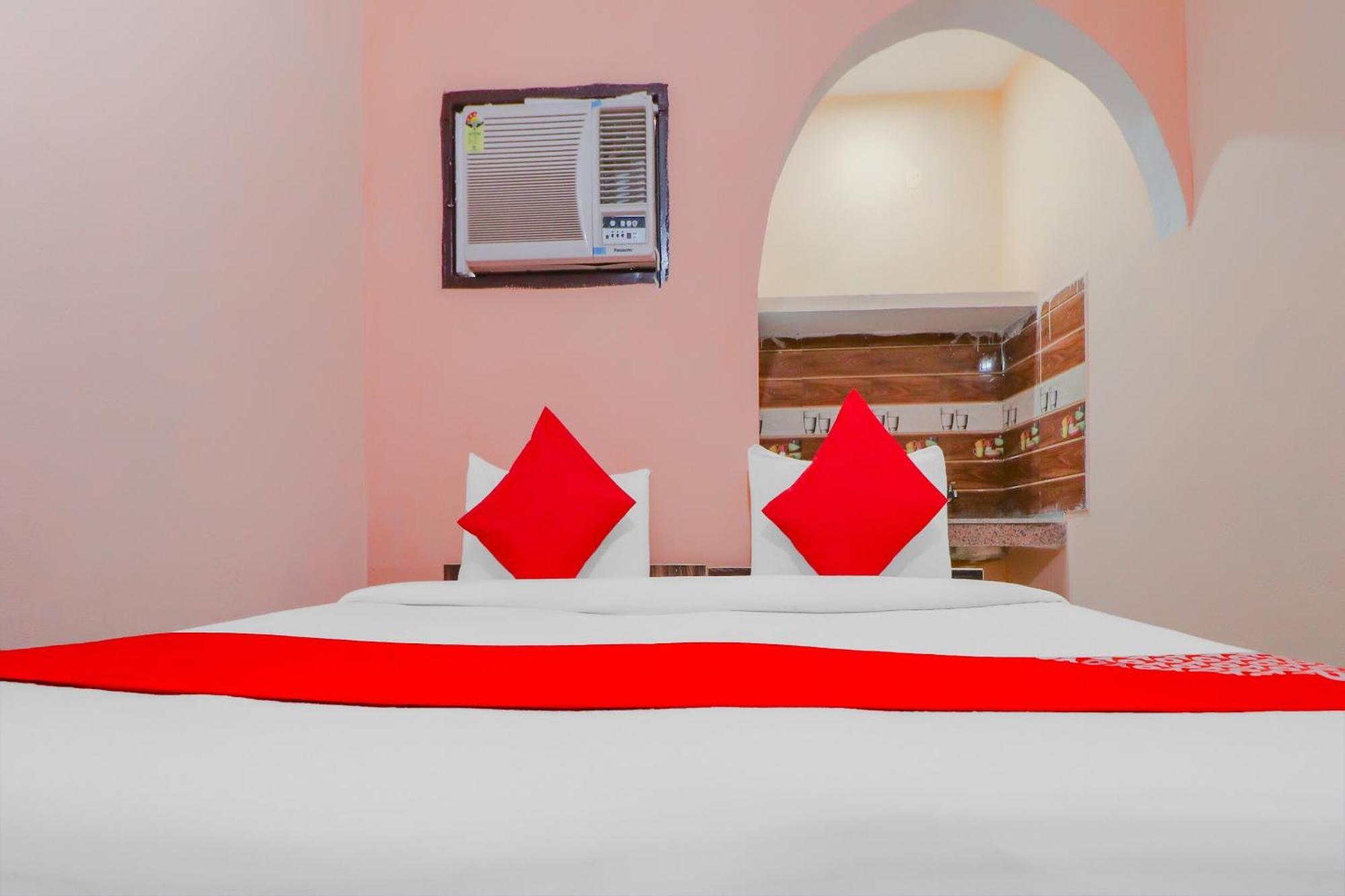 Hotel O Bhardwaj Guest House Garhi Harsaru Eksteriør billede