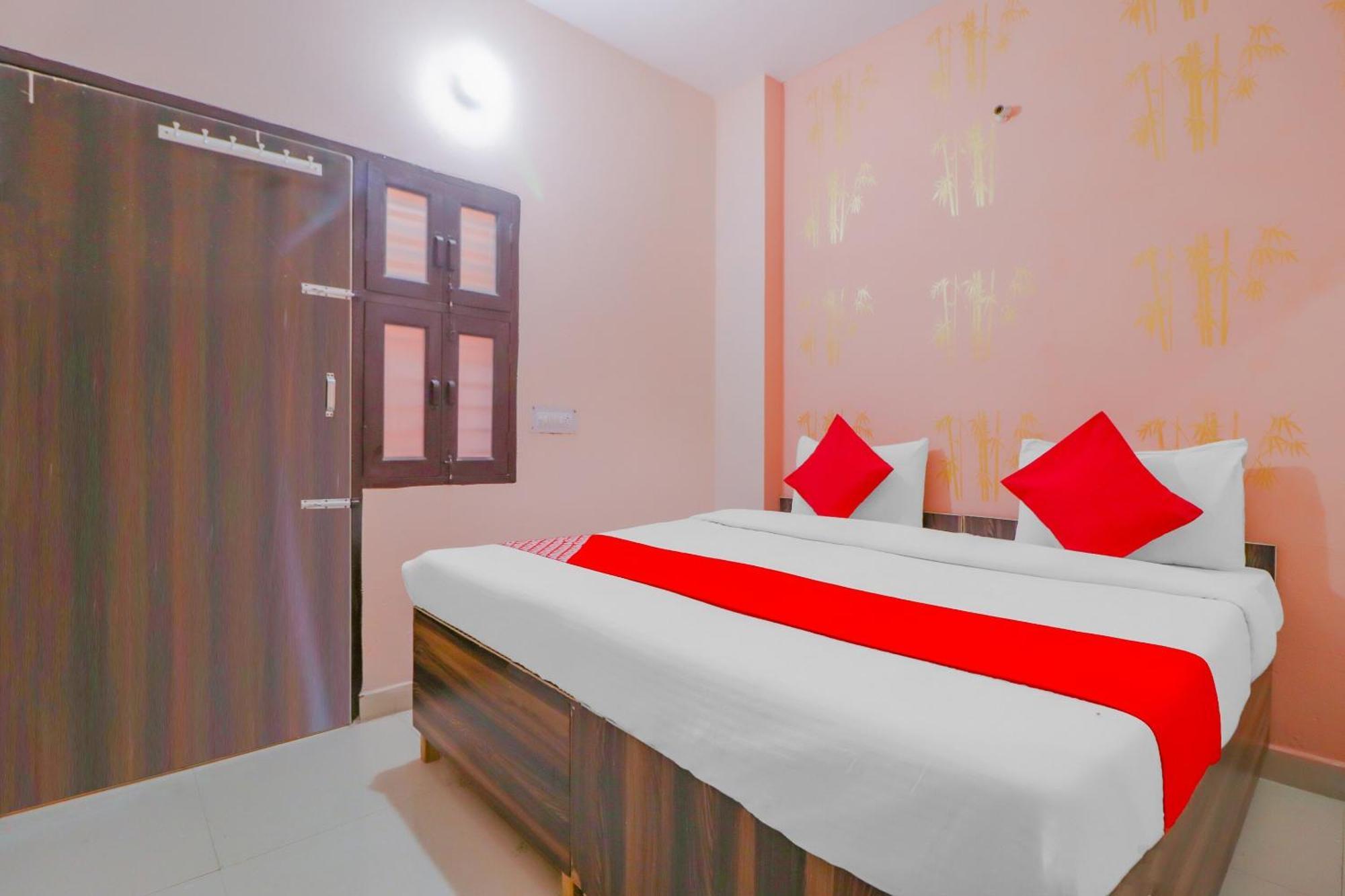 Hotel O Bhardwaj Guest House Garhi Harsaru Eksteriør billede