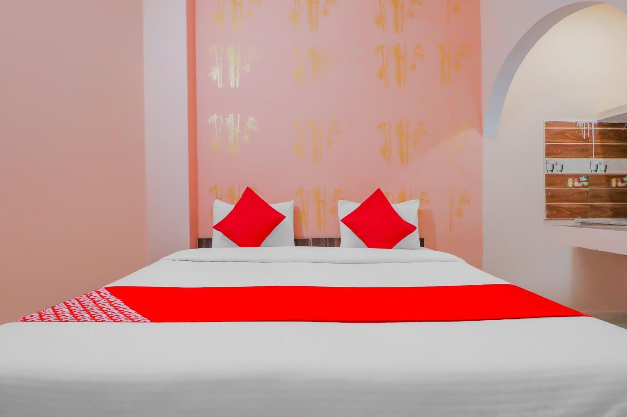 Hotel O Bhardwaj Guest House Garhi Harsaru Eksteriør billede