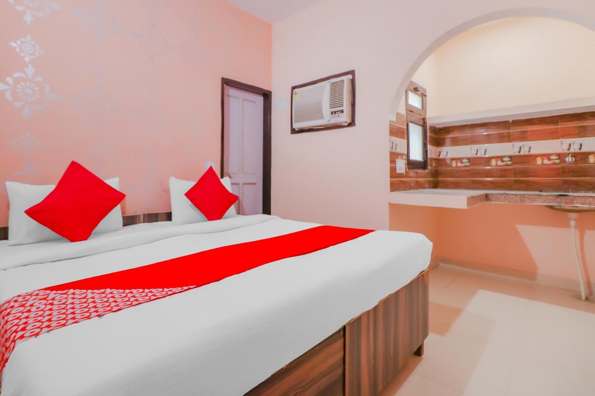 Hotel O Bhardwaj Guest House Garhi Harsaru Eksteriør billede
